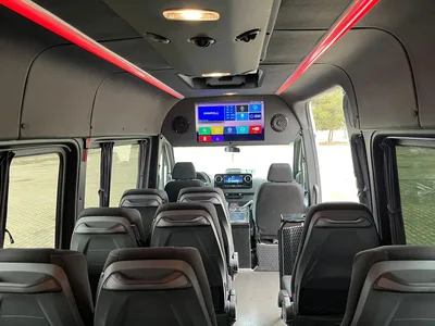 Mercedes Sprinter VIP minibüsün iç mekanı ve koltukları